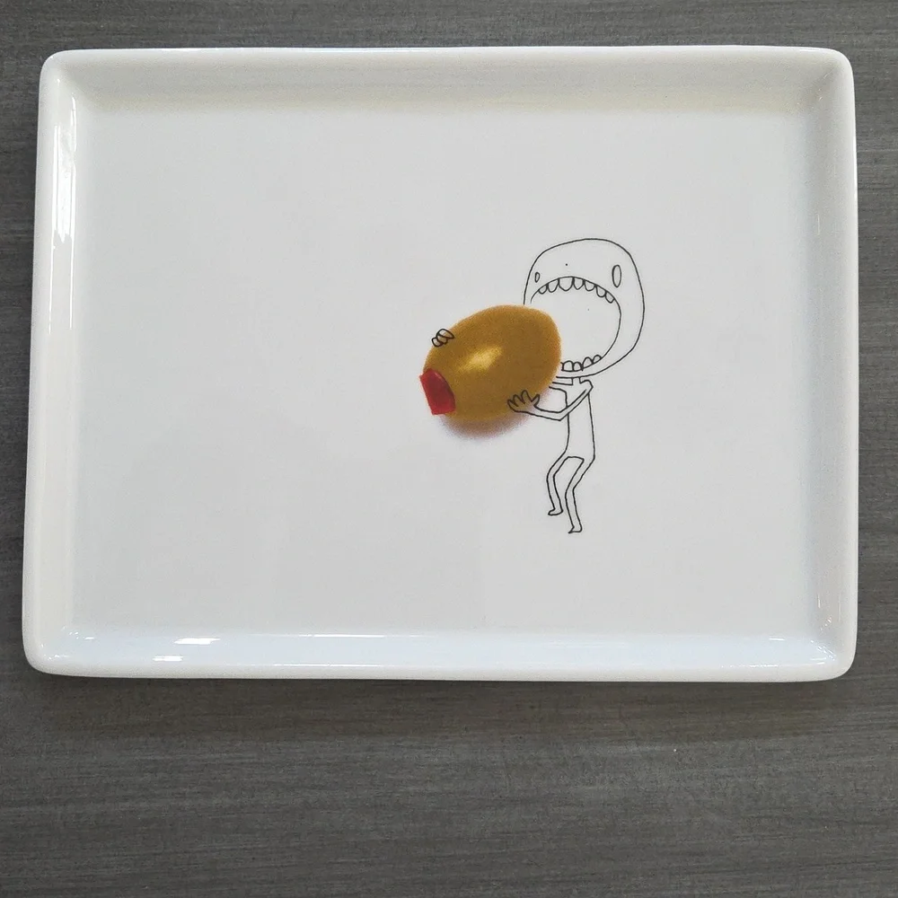 CRATE & BARREL CB2 OLIVER RECTANGLE APPETIZER PLATE    GREEN OLIVE 2009 RETIRED